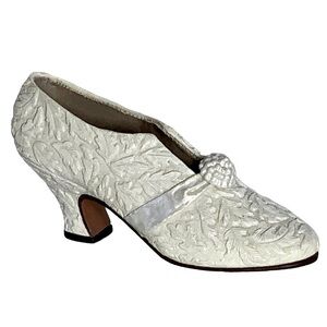 Vintage Just The Right Shoe Wedding I Do Raine Miniature Collectible Ivory 1999
